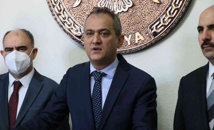 Milli Eğitim Bakanı Özer: "Omicron varyantının okullarımıza yansıma son derece düşük"
