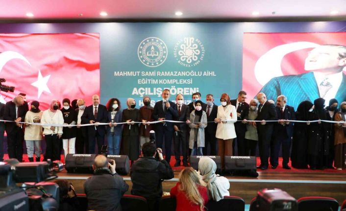 Milli Eğitim Bakanı Özer: "Son 20 yıl eğitimde devrimsel dönüşümlerin yaşandığı bir dönem oldu"