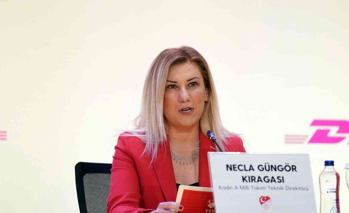 Necla Güngör Kıragası: "Kadın futbolunun yıllar önce hayal ettiği durumu yaşıyor olmaktan mutluyuz"