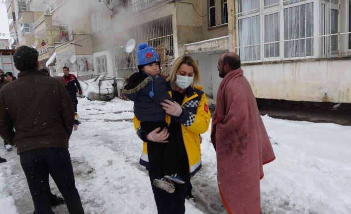 Niğde’de ev yangını; 8 kişi hastaneye kaldırıldı