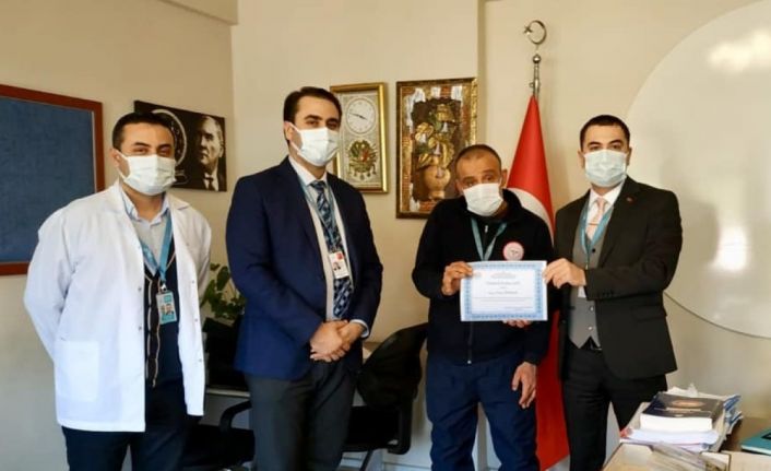O, ne cerrah ne de doktor ancak hastanede en çok sevilen tanınan bir kişi oldu