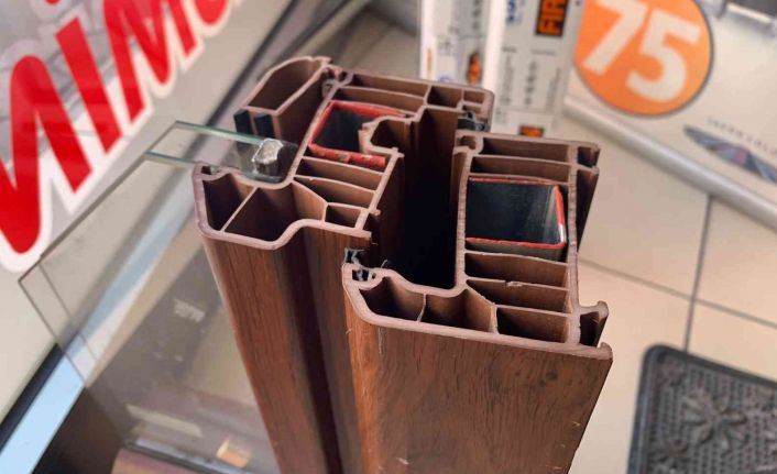 Odacıklı cam modelleri yaz kış fark etmeksizin yalıtım büyük katkı sağlıyor