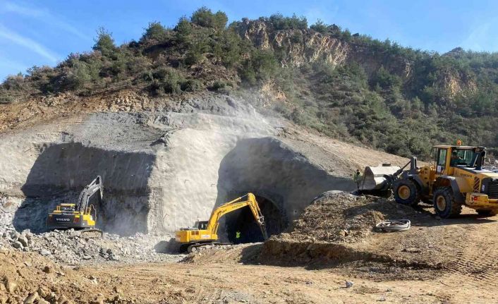 Osmaneli-Yenişehir-Bursa-Bandırma YHT hattı çalışmaları son sürat devam ediyor