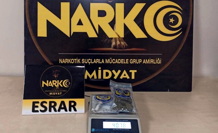 Oto yıkama görünümlü iş yerinde uyuşturucu ticareti