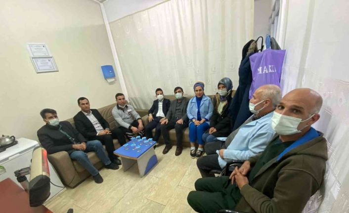 Öz Sağlık İş Sendikası Diyarbakır Şube Başkan Aküzüm, sendika üyeleriyle bir araya geldi