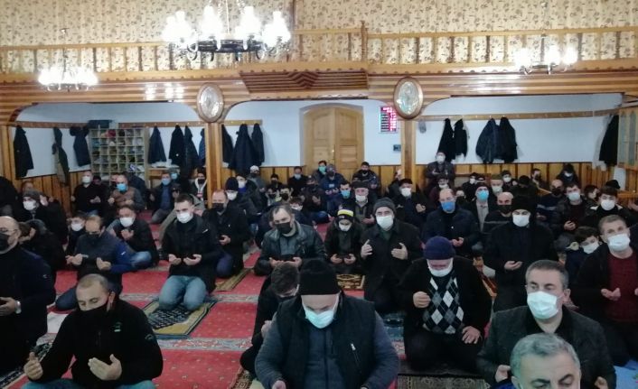 Regaip Kandili Posof’u aydınlattı