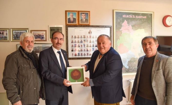 Rektör Beydemir Muhtarlar Derneği Başkanı Çınar ile bir araya geldi