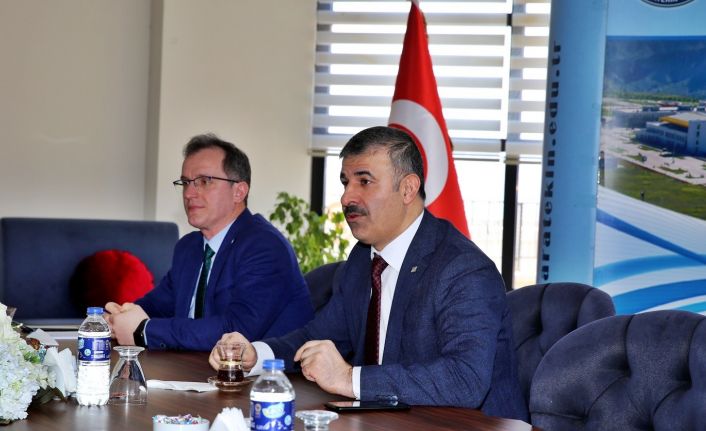 Rektör Çiftçi; “Bizim bulunduğumuz kurumlarda var olma sebebimiz insan yetiştirmek ve insana hizmet etmektir”