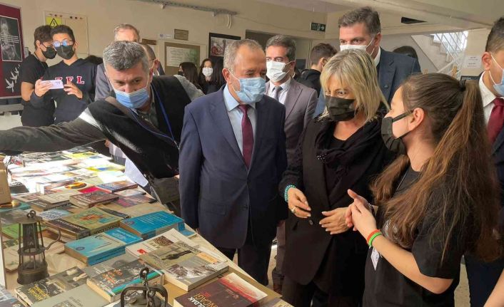 Rektör Çufalı, TÜBİTAK bilim fuarına katıldı