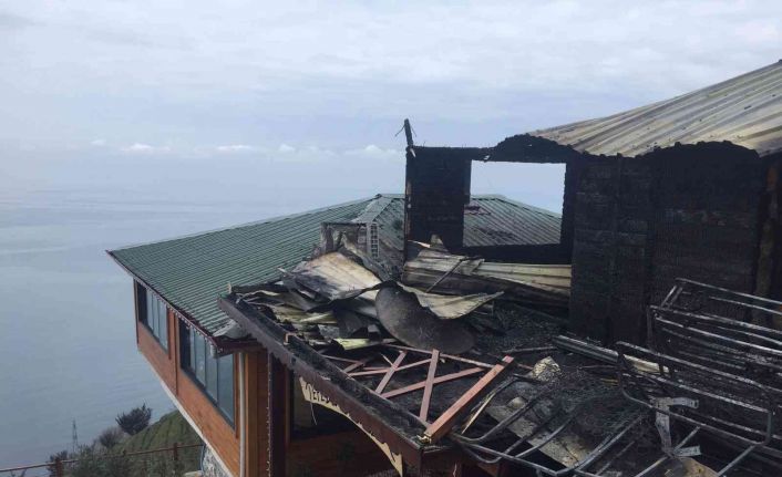 Rize’de işten çıkarılacağını öğrenen şahıs çalıştığı iş yerini ateşe verdi