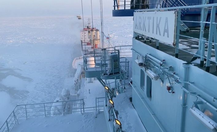 Rosatomflot, küçük buz sınıfı gemi konvoyuna yaptığı doğu-batı refakatini tamamladı