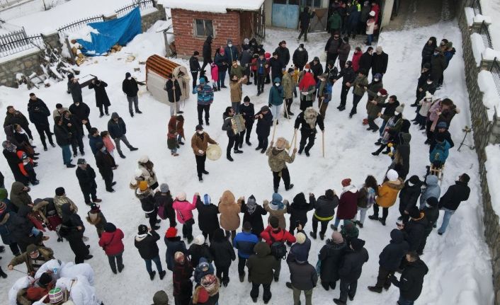 Sakin Şehir Şavşat’ta kış şenlikleri renkli görüntülere sahne oldu