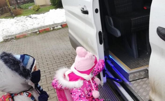 Sevgi evlerindeki çocuklar okula giderken de yalnız bırakılmıyor