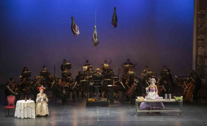 Sevil Berberi Antalya DOB sahnesinde