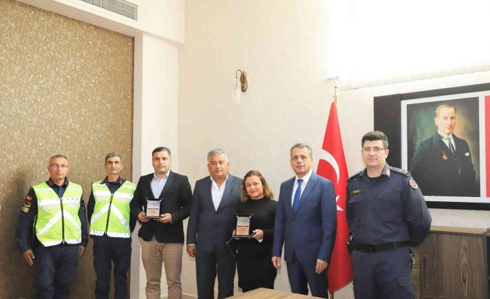 Son 5 yılda trafik cezası yemeyen ve kazaya karışmayan sürücülere plaket
