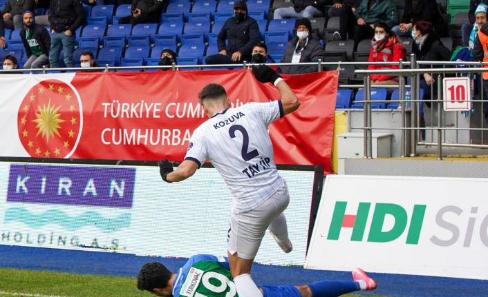 Spor Toto Süper Lig: Çaykur Rizespor: 0 - Adana Demirspor: 2 (İlk yarı)