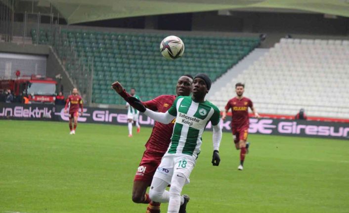 Spor Toto Süper Lig: GZT Giresunspor: 1 - Göztepe: 0 (İlk yarı)