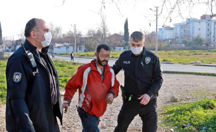 Üst geçit asansör kabininden demir çalarken yakalandı, polise ’çektirme abi’ dedi