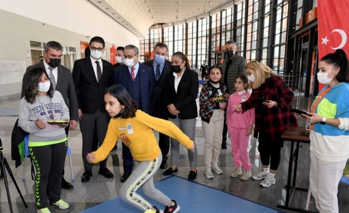 Vali Su, “Türkiye Sportif Yetenek Taraması” etkinliğinde çocuklarla bir araya geldi