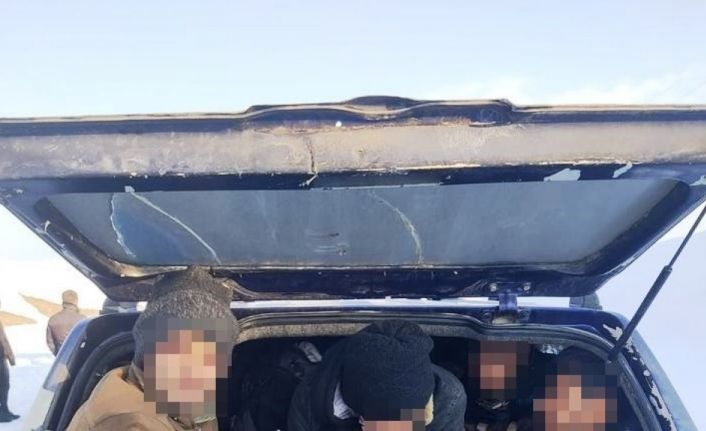 Van’da polisten kaçan kamyonette 18 kaçak göçmen çıktı