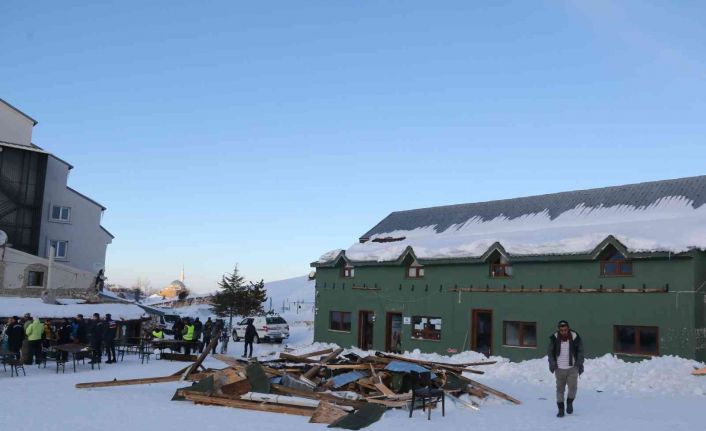 Veranda çökmesi sonucu 8 kişinin yaralandığı Saklıkent’te hayat normale döndü