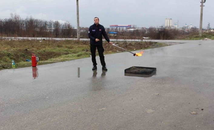 Yangına müdahale eğitimi verildi