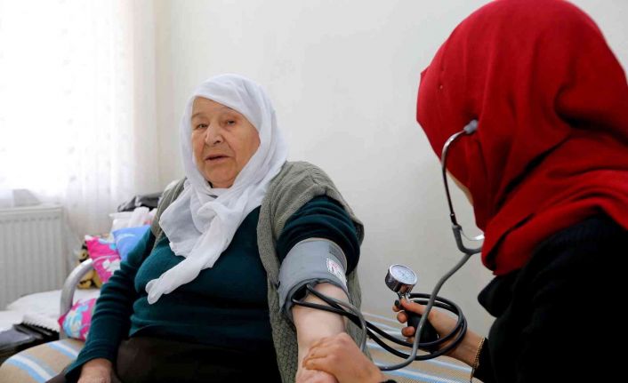 Yaşlılara evde tedavi, gençlere ise istihdam imkanı