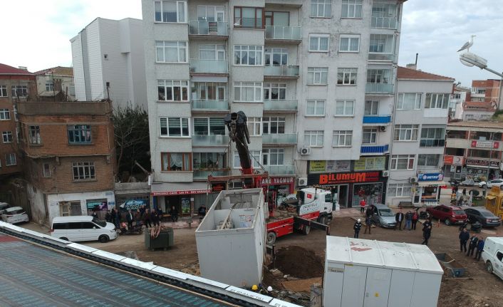 YEDAŞ ekiplerinin Sinop kent meydanı projesi kapsamında trafo konumlandırma çalışması