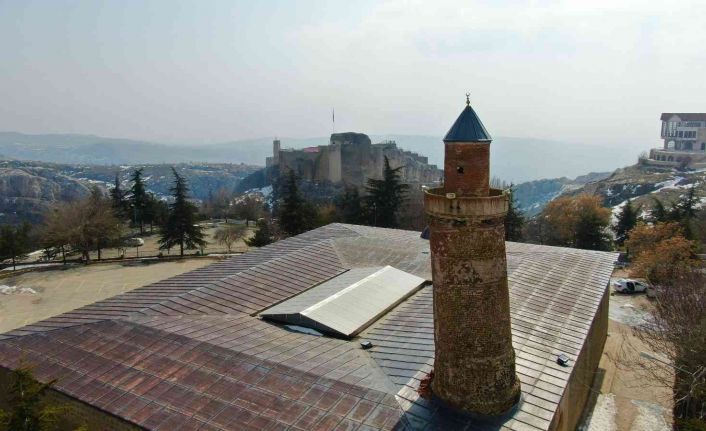 Yerli ve yabancı turistler Elazığ’a gelince bu minareyi görmeden dönmüyor
