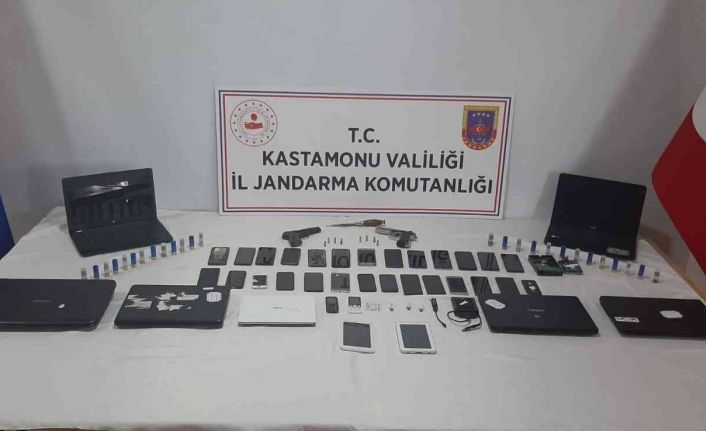 20 kişinin gözaltına alındığı DEAŞ operasyonunun detayları belli oldu