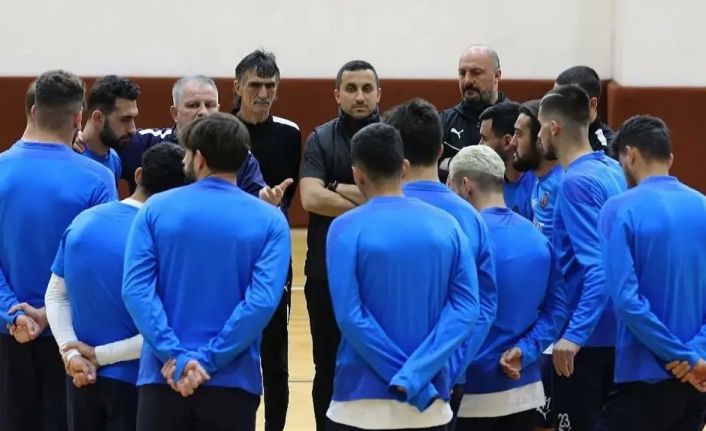 Afyonspor, Diyarbekir Spor’dan 3 puanı koparmak için sahaya çıkacak