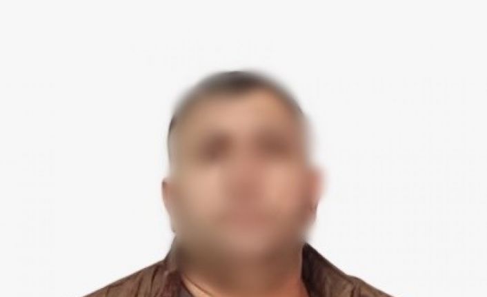 ATM’den para çekmek isteyen yaşlıları "yardım" bahanesiyle tuzağa düşüren dolandırıcı son işinde suçüstü yakalandı