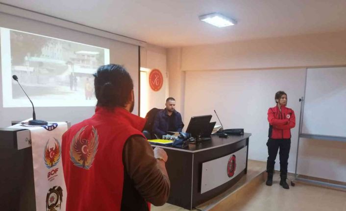 Avanos Güzel Sanatlar MYO Öğrencilerine ’Gençlik ve Güvenli Gelecek’ eğitimi verildi