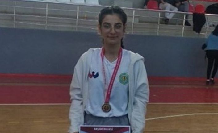 Aydınlı sporcu Bilek Güreşi Türkiye Şampiyonası’ndan altın madalya ile döndü