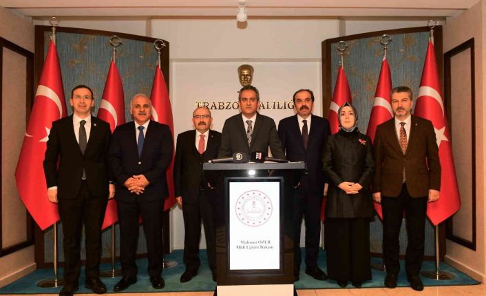 Bakan Özer: "855 bin sınıfımız yüz yüze eğitime ara vermeden inşallah bu dönemi tamamlayacak”
