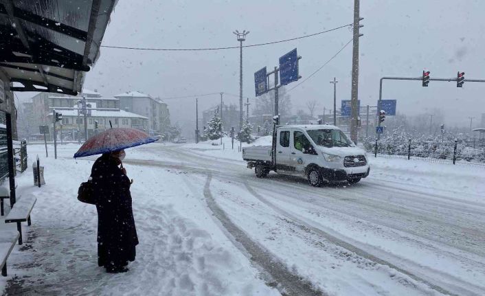 Bartın’da kar yağışı nedeniyle 210 köy yolu kapandı