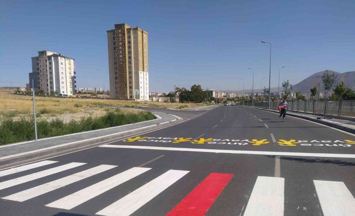 Başkan Palancıoğlu: "Güvenli ve seri ulaşım için yol çizgi boyası satın alındı"