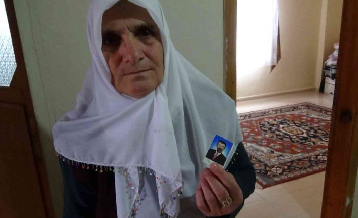 Batman’da eşinin şehit olduğu olayda mermi taşıyan Fahriye teyzenin kadınlar günü kutlandı