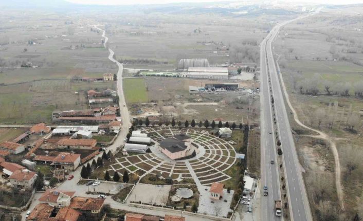 Belediye, Hekim Sinan Tıbbi ve Aromatik Bitkiler Araştırma Merkezi’ni DPÜ’ye tahsis etti