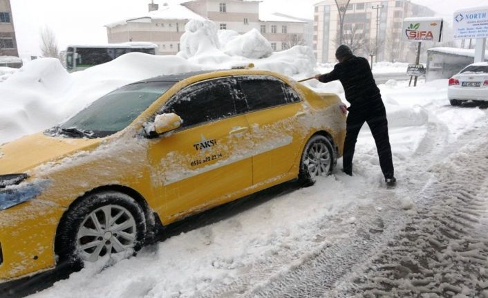 Bitlis’te 198 köy yolu ulaşıma kapandı