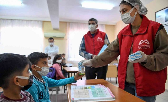 Büyükşehir Belediyesi, öğrencilere 1 milyon 500 bin adet kutu süt dağıtmayı hedefliyor