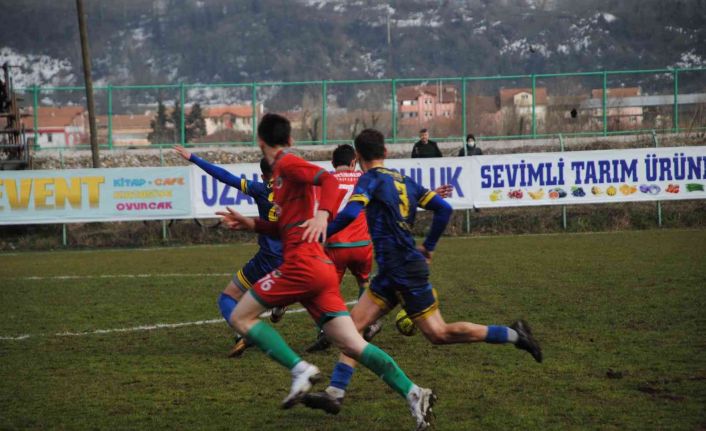 Çaycumaspor- Çaydeğirmeni Belediyespor karşılasmasında 2-1’lik üstünlüğü ile kazandı