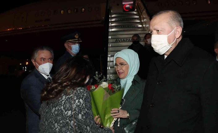 Cumhurbaşkanı Erdoğan ve eşi, NATO daimi temsilcisi tarafından Brüksel Havaalanında karşılandı