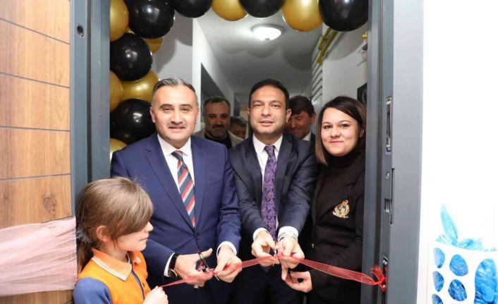 Develi’de 8 Mart Dünya Kadınlar Günü’nde güzellik merkezi açılışı yapıldı