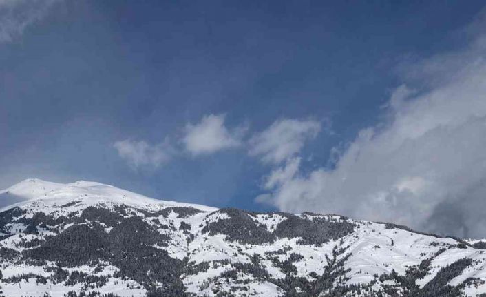 Doğu Karadeniz’de kar yağışı nedeniyle 408 köy ve mahalle yolu ulaşıma kapandı