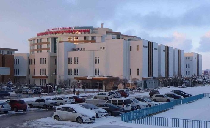 (Düzeltme) Genç hemşire doğuma 15 gün kala bebeğiyle birlikte hayatını kaybetti