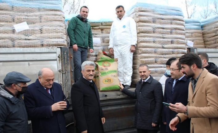 Erzincan’da çiftçilere yüzde 75’i hibe, 380 ton sertifikalı buğday tohumu dağıtıldı