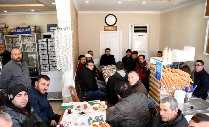 Esnafla buluşan Başkan Dinçer: “Şehrimizi ortak akıl ve istişare ile yönetiyoruz"