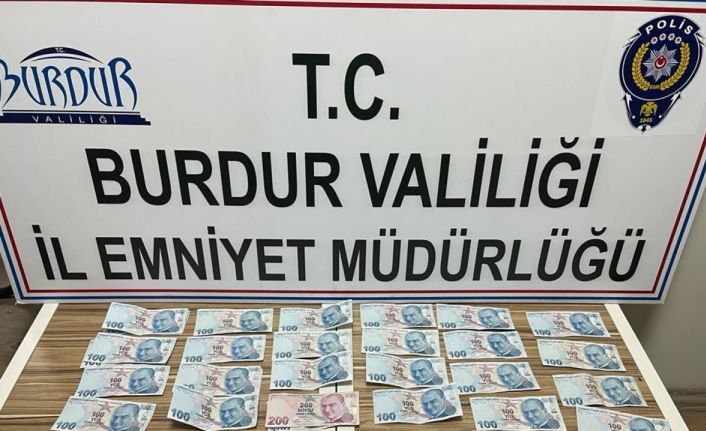 Evlerden yaklaşık 100 bin lira değerinde altın ve para çalan hırsızlar yakalandı