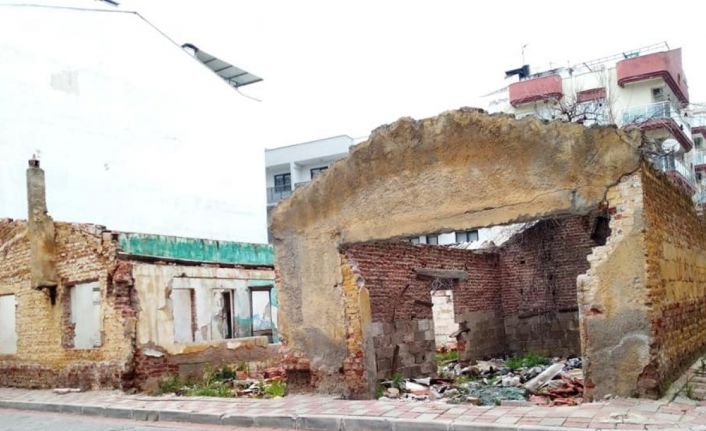 Fatih Mahalle Muhtarı Taşçıoğlu; "Metruk binalar tinerci ve fuhuş yuvası oldu"